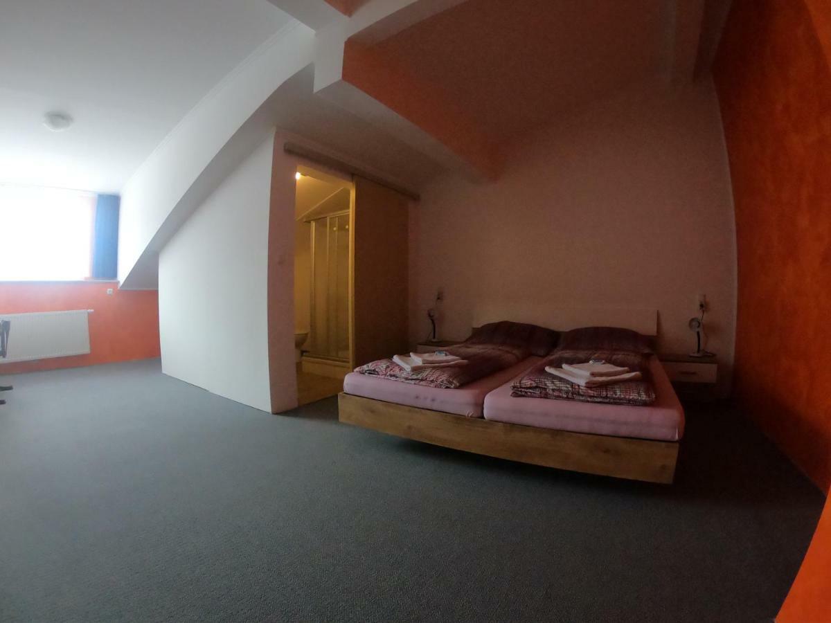 Gasthof-Cafe-Risano Haslach an der Muhl Bagian luar foto
